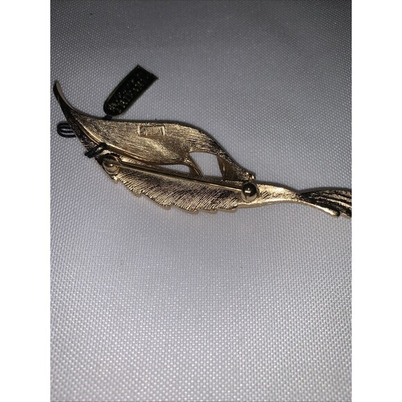 Vintage Trifari Gold Tone Pin Brooch Feather, Grass Shape New With Tag MadeUSA - Picture 9 of 12